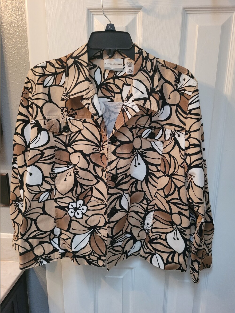 Alfred Dunner Beige, Black & White Floral Button Jacket Sz 14P